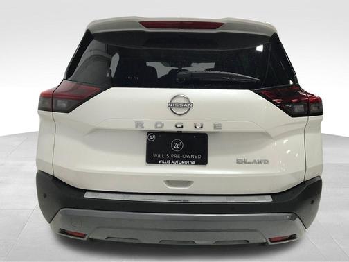 Pearl White Tricoat 2023 Nissan Rogue SL