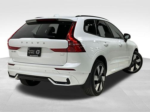2024 Volvo XC60 Recharge Plug-In Hybrid T8 Plus Dark Theme