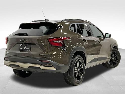 Harvest Bronze Metallic 2024 Chevrolet Trax FWD ACTIV
