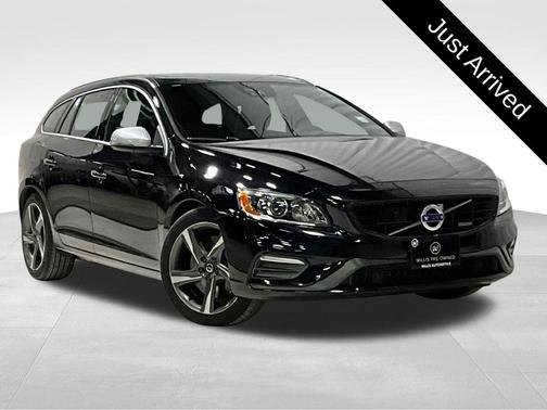 2015 Volvo V60 T6 R-Design Platinum