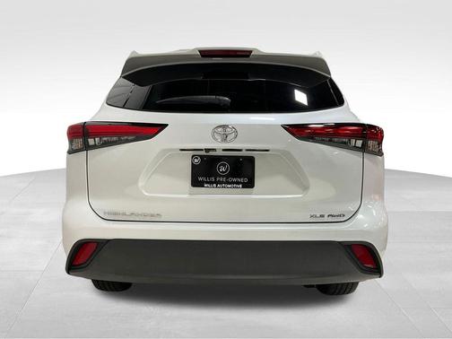 Wind Chill Pearl 2022 Toyota Highlander XLE