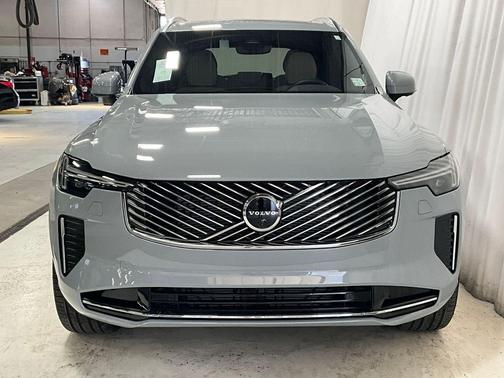 2025 Volvo XC90 B6 Plus 7-Seater