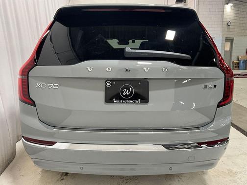 2025 Volvo XC90 B6 Plus 7-Seater