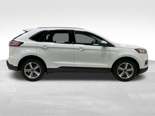 Star White Metallic Tri-Coat 2020 Ford Edge Titanium