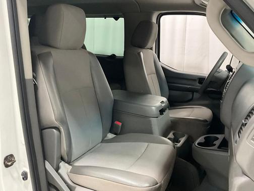 2014 Nissan NV Passenger NV3500 HD SV V6/SV V8