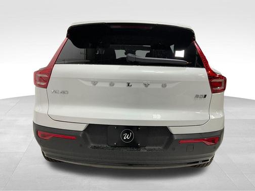 2026 Volvo XC40 B5 Ultra