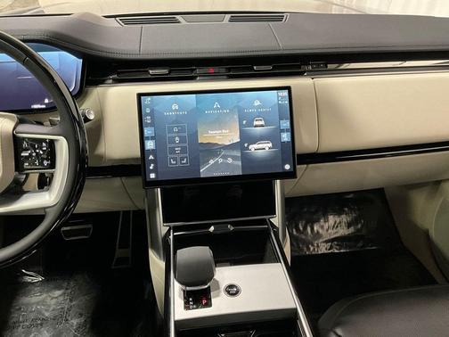 2024 Land Rover Range Rover P530 SE