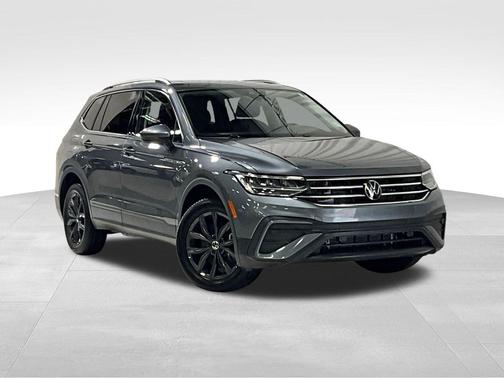 Pyrite Silver Metallic 2024 Volkswagen Tiguan 2.0T SE