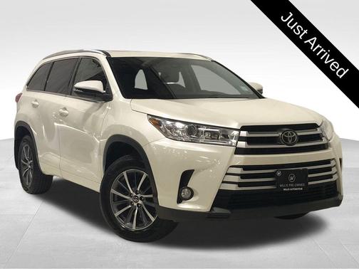 Blizzard Pearl 2017 Toyota Highlander XLE