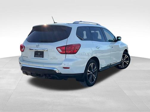 2017 Nissan Pathfinder Platinum