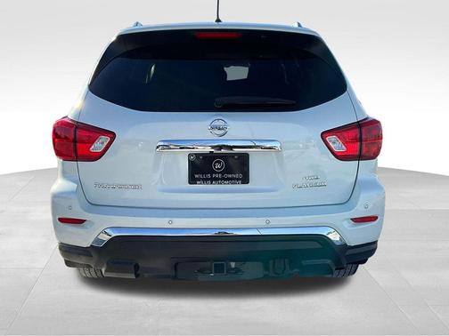 2017 Nissan Pathfinder Platinum