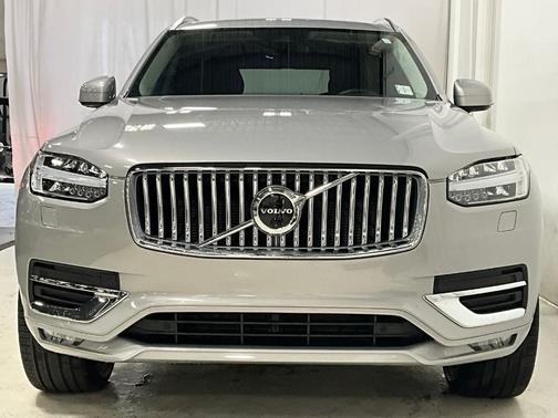 2024 Volvo XC90 B5 Plus Bright Theme