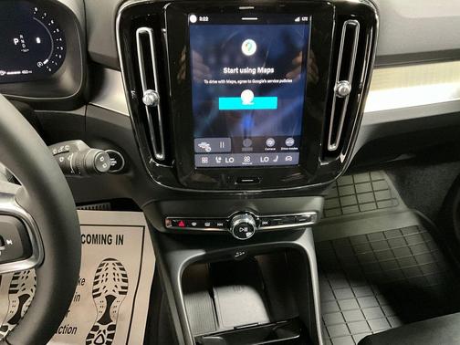 2026 Volvo XC40 B5 Ultra Black Edition