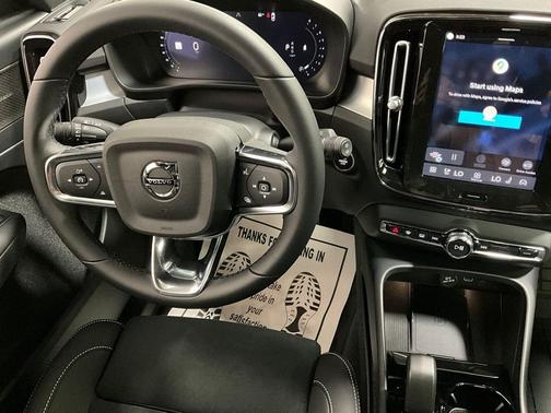 2026 Volvo XC40 B5 Ultra Black Edition