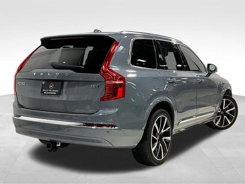 2023 Volvo XC90 B5 Plus