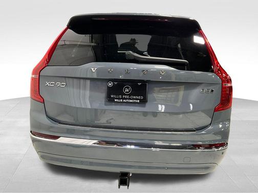 2023 Volvo XC90 B5 Plus