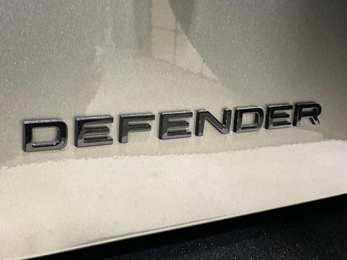 2025 Land Rover Defender 110 P400 X-Dynamic SE