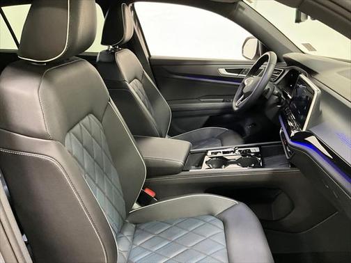 2025 Volkswagen Atlas Cross Sport 2.0T SEL Premium