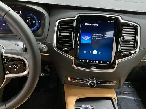 2024 Volvo XC90 Recharge Plug-In Hybrid T8 Ultimate Bright Theme 7-Seater