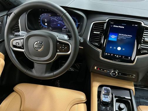 2024 Volvo XC90 Recharge Plug-In Hybrid T8 Ultimate Bright Theme 7-Seater