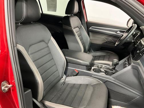 Aurora Red Metallic 2023 Volkswagen Atlas Cross Sport 3.6L V6 SEL Premium R-Line
