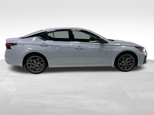 2024 Nissan Altima SR VC-Turbo FWD