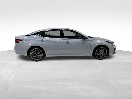 2024 Nissan Altima SR VC-Turbo FWD