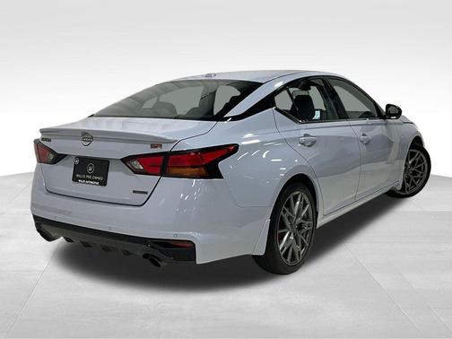 2024 Nissan Altima SR VC-Turbo FWD
