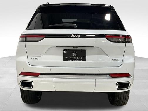 2022 Jeep Grand Cherokee Summit