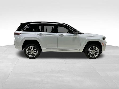2022 Jeep Grand Cherokee Summit