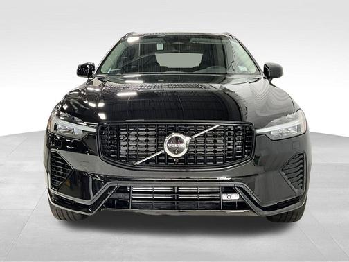 2025 Volvo XC60 Plug-In Hybrid T8 Plus