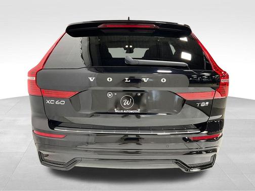 2025 Volvo XC60 Plug-In Hybrid T8 Plus