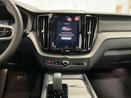 2025 Volvo XC60 Plug-In Hybrid T8 Plus