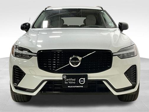 2024 Volvo XC60 Recharge Plug-In Hybrid T8 Ultimate Dark Theme