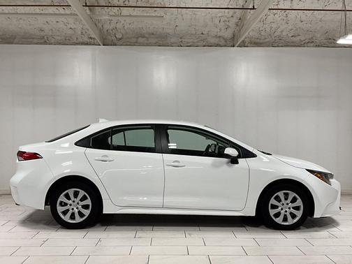 Ice Cap 2024 Toyota Corolla LE