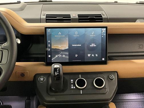 Fuji White 2025 Land Rover Defender 110 P400 X-Dynamic SE