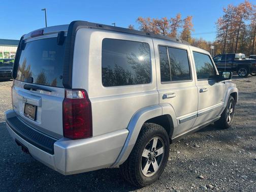 2006 Jeep Commander Base
