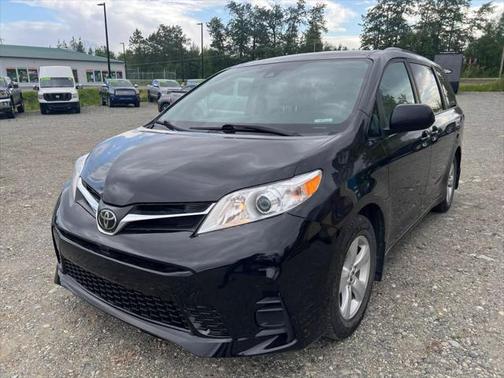 2019 Toyota Sienna LE