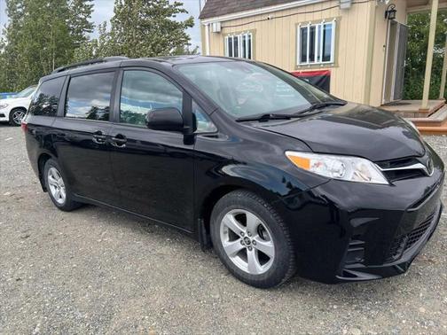 2019 Toyota Sienna LE