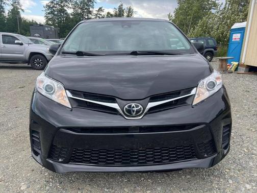 2019 Toyota Sienna LE