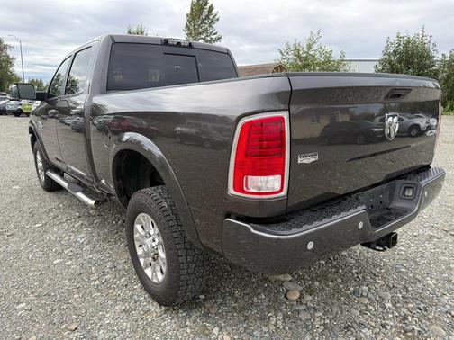 2017 RAM 2500 Laramie Crew Cab 4x4 6'4' Box