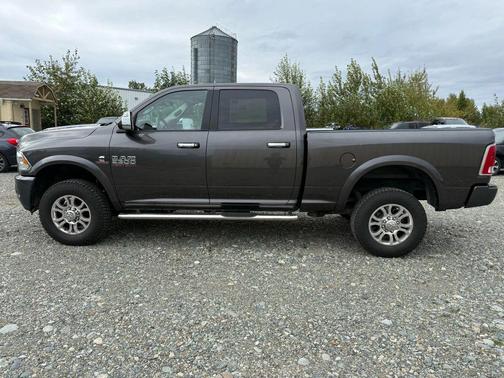 2017 RAM 2500 Laramie Crew Cab 4x4 6'4' Box