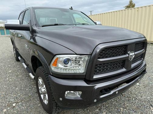 2017 RAM 2500 Laramie Crew Cab 4x4 6'4' Box