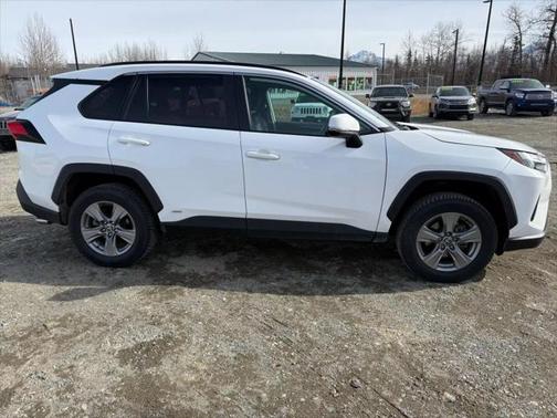 2022 Toyota RAV4 Hybrid XLE