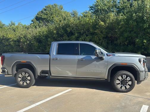 2024 GMC Sierra 2500 Denali