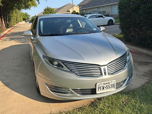 2016 Lincoln MKZ Base