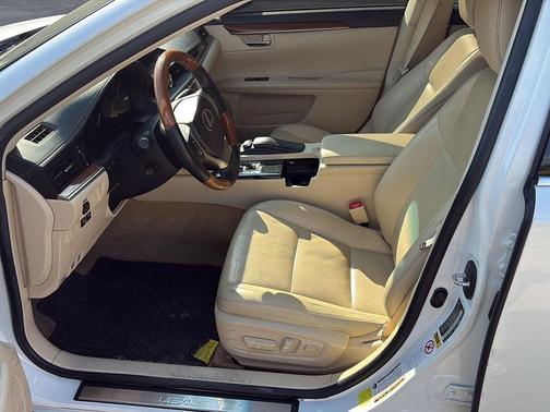 2013 Lexus ES 300h Base