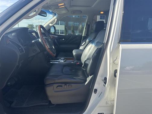 2017 INFINITI QX80 Base