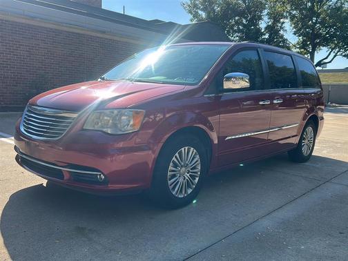2014 Chrysler Town & Country Touring-L