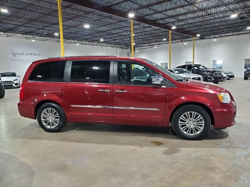2014 Chrysler Town & Country Touring-L